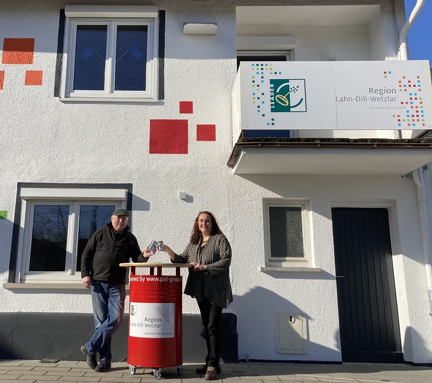 Ein Barrel-Stehtisch für Veranstaltungen